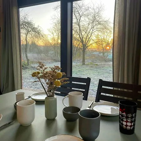 Дом отдыха Modern Tiny House Near Kummerow *