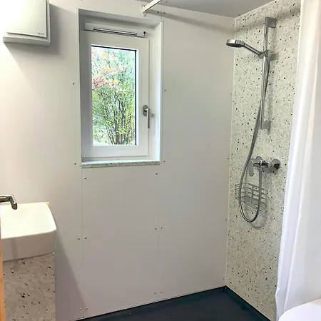 Дом отдыха Modern Tiny House Near Kummerow